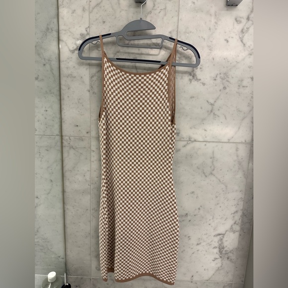 Abercrombie checkered dress - never worn and tags attached! - Picture 4 of 4
